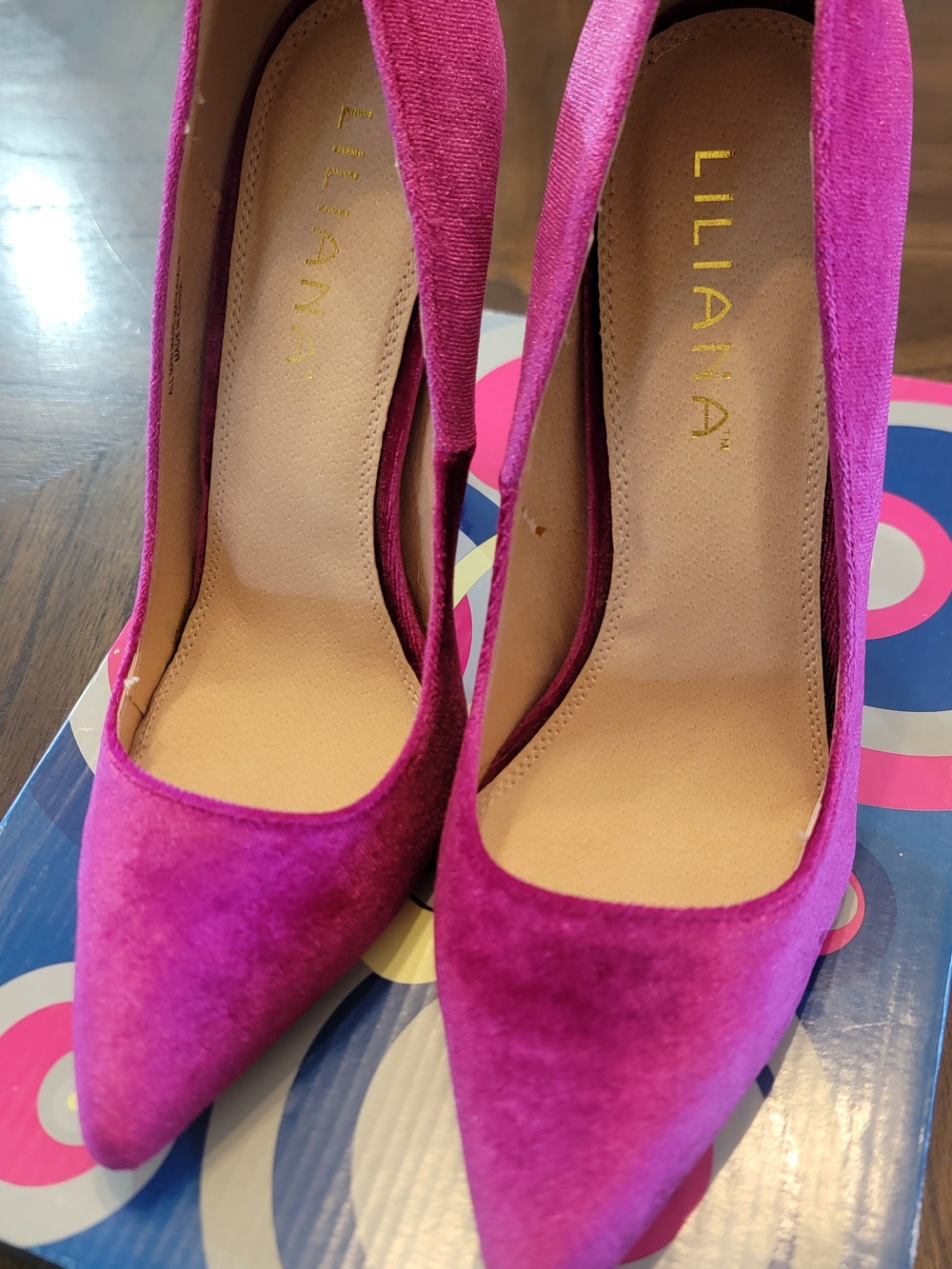 LILIANA Women's Fuchsia Suede Pointed-Toe Pumps